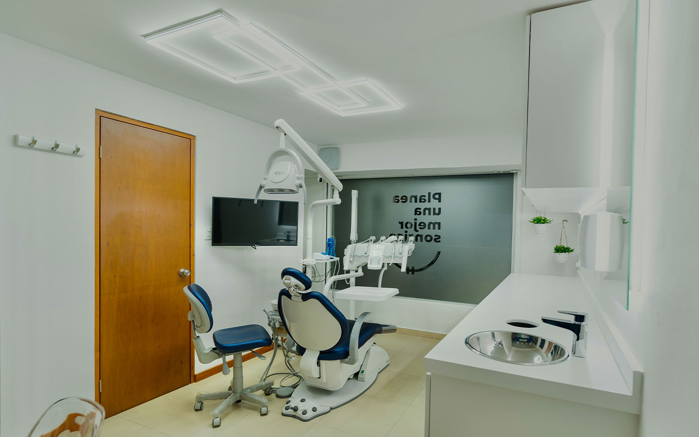 clinic, doctor, chair-2586827.jpg